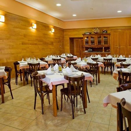 Hotel Restaurante La Casilla Cangas De Narcea Buitenkant foto