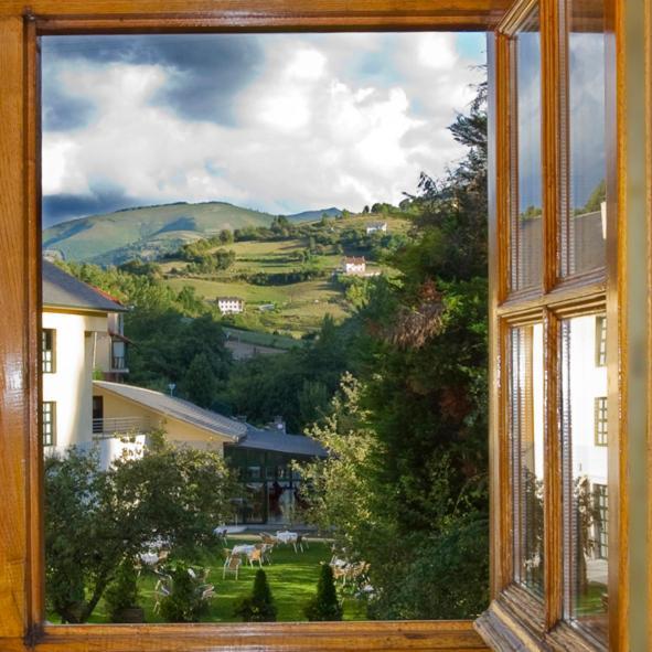 Hotel Restaurante La Casilla Cangas De Narcea Buitenkant foto