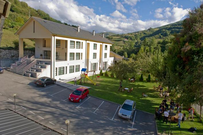 Hotel Restaurante La Casilla Cangas De Narcea Buitenkant foto