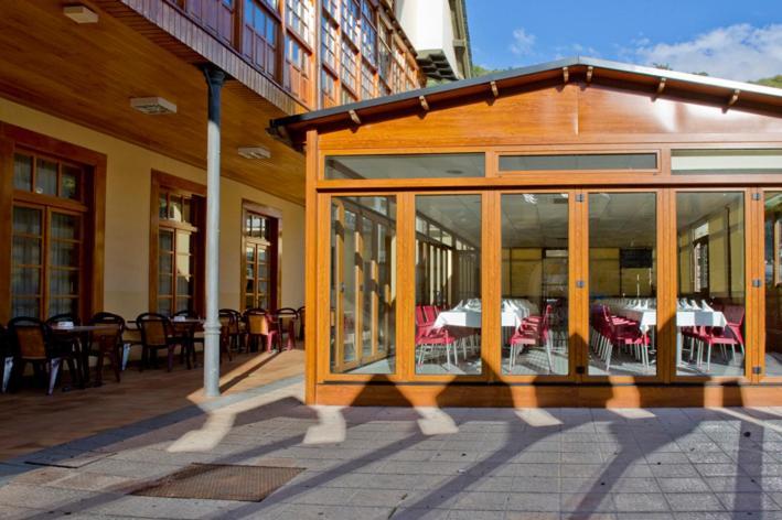 Hotel Restaurante La Casilla Cangas De Narcea Buitenkant foto