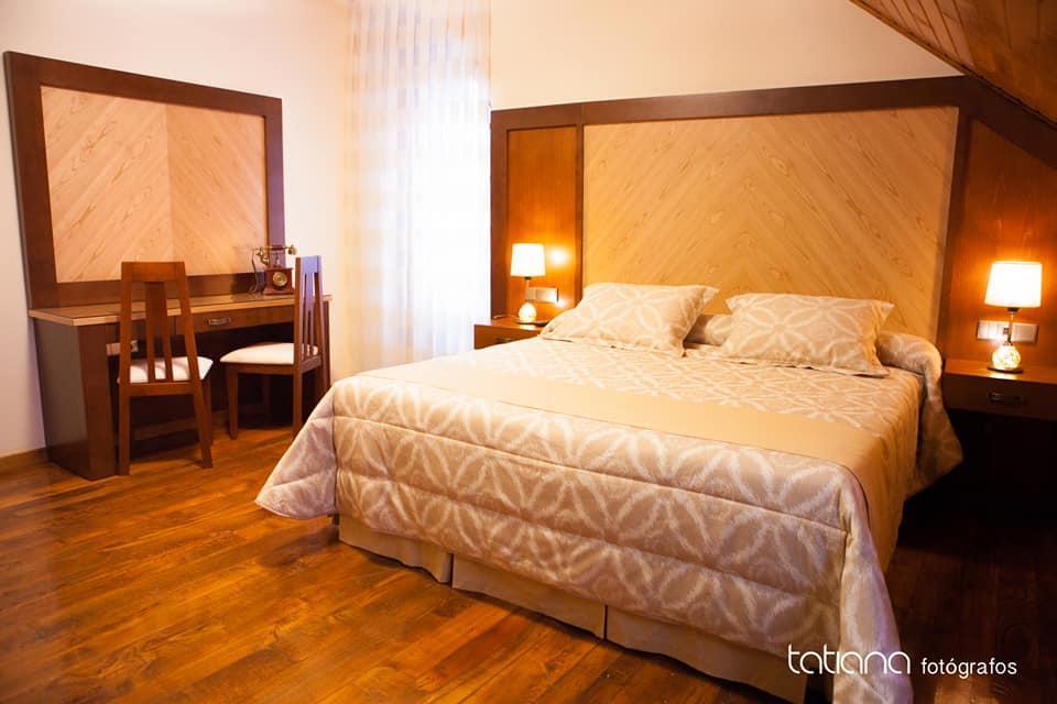 Hotel Restaurante La Casilla Cangas De Narcea Buitenkant foto