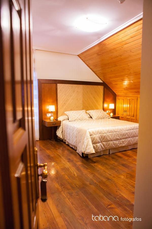 Hotel Restaurante La Casilla Cangas De Narcea Buitenkant foto